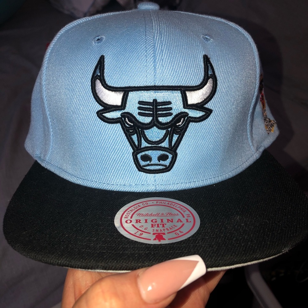 NWT CHICAGO BULLS SNAPBACK